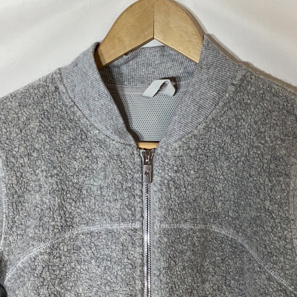 Lululemon Stand Out Sherpa Jacket Gray Size 6? - Picture 7 of 11